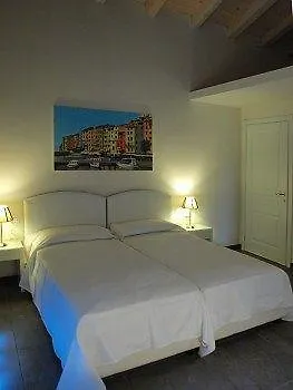 Relais Del Golfo מלון 3*