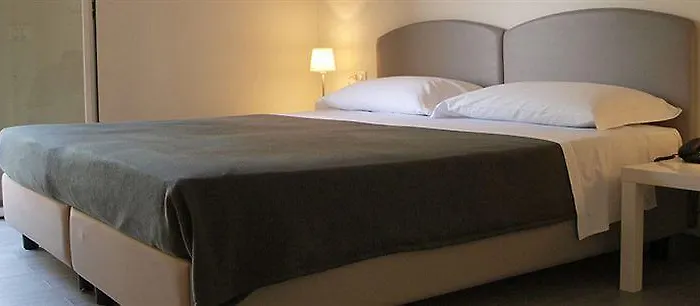 Relais Del Golfo Hotel